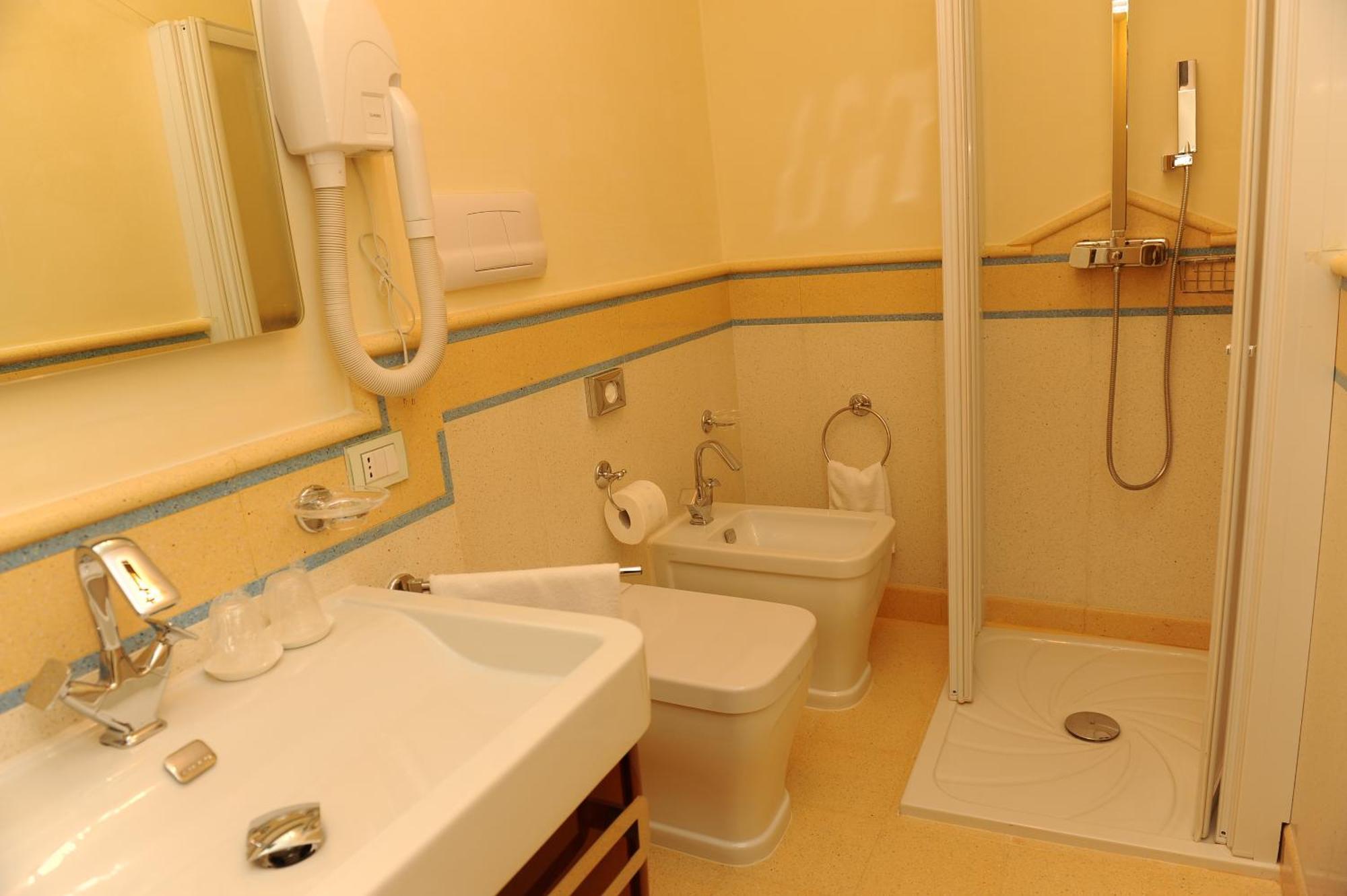 Albergo Le Dodici Lune Montecorvino Rovella Стая снимка